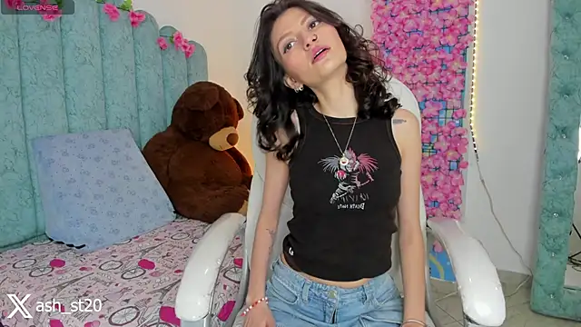 Snapshot of Ash_20_ chatting on April 2026 04:04:02 PM Ash 20 online show from April 2026 04:04:02 PM