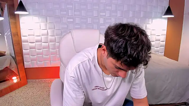 KaelSwitch online show from December 2025 07:54:02 PM