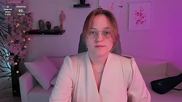 Rada Reiss online show from November 2025 03:38:02 PM