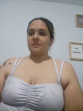 LoreinnFox online show from April 2026 04:06:01 AM