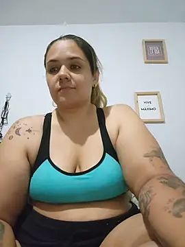 LoreinnFox online show from May 2026 04:29:01 AM