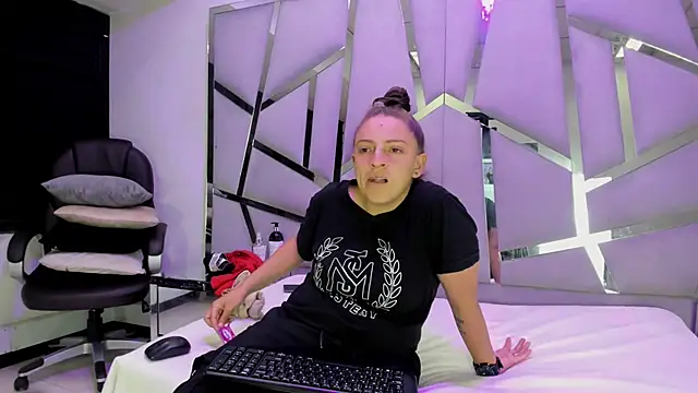 Alyssa Noah online show from April 2026 03:17:02 AM