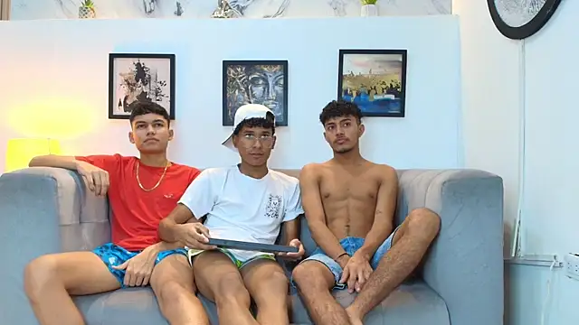 COUPLES BOYS online show from February 2026 01:29:02 AM
