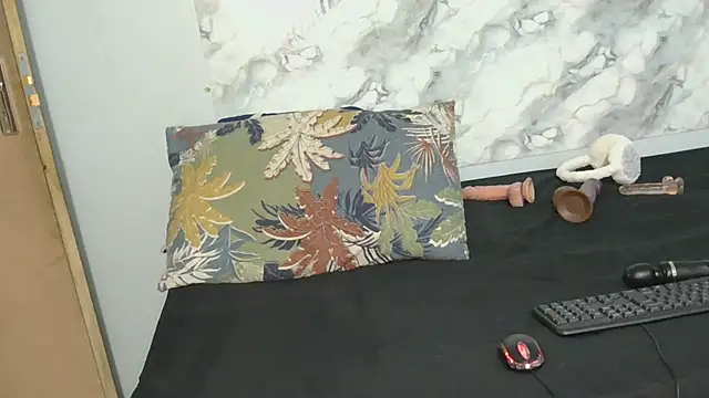 Snapshot of SexyZuluBarbie chatting on May 2026 06:05:02 PM SexyZuluBarbie online show from May 2026 06:05:02 PM