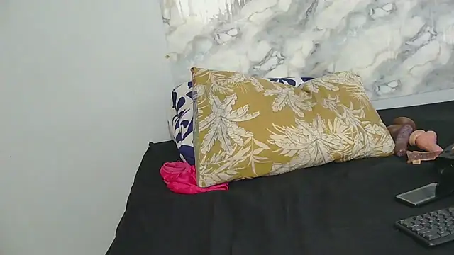 Snapshot of SexyZuluBarbie chatting on May 2026 10:34:02 AM SexyZuluBarbie online show from May 2026 10:34:02 AM