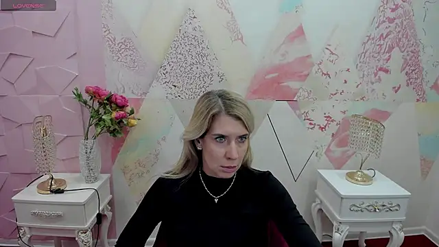 Juicy wel1 online show from December 2025 11:15:01 AM