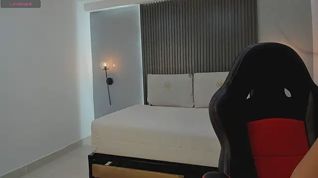 evony becker  online show from December 2025 12:21:02 PM