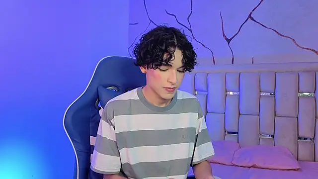 SthepanodiMonaco online show from April 2026 03:18:01 AM