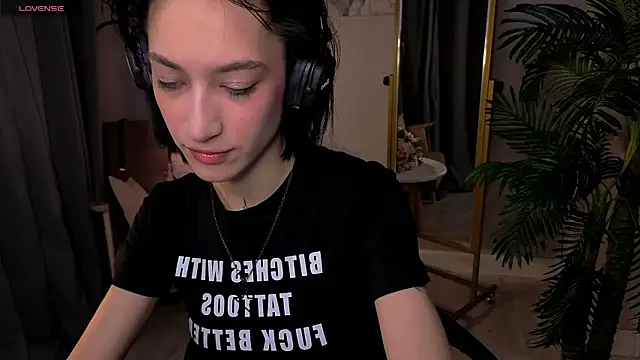 Lis Batsy online show from November 2025 05:55:01 AM