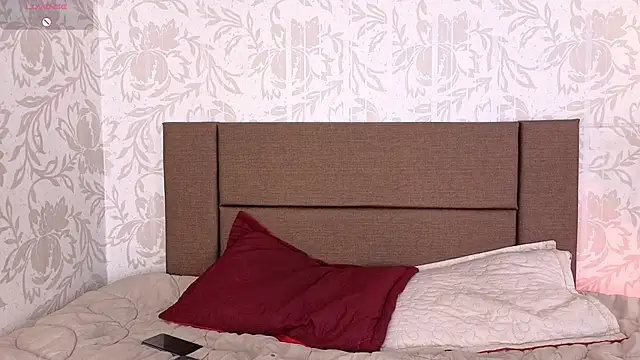 Paolagh  online show from April 2026 03:32:01 AM