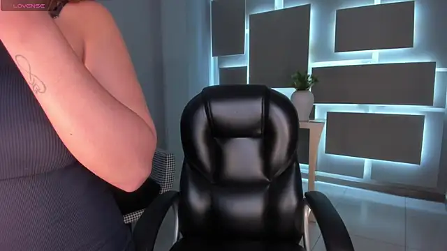 AmbarOwens online show from January 2026 02:06:02 AM