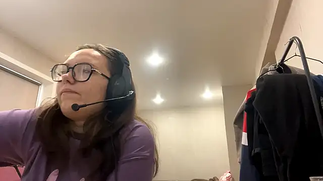 KerriMcbreen online show from December 2025 04:32:01 AM