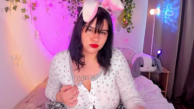 Snapshot of TinColada chatting on December 2025 09:14:01 AM TinColada online show from December 2025 09:14:01 AM