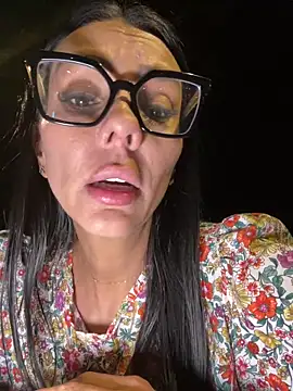 Snapshot of SofhiaTaylor chatting on February 2026 02:53:01 AM SofhiaTaylor online show from February 2026 02:53:01 AM