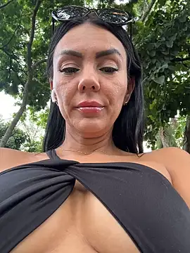 Snapshot of SofhiaTaylor chatting on February 2026 07:20:01 PM SofhiaTaylor online show from February 2026 07:20:01 PM