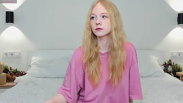 Snapshot of GhisllaineWestler chatting on January 2026 04:05:01 AM GhisllaineWestler online show from January 2026 04:05:01 AM