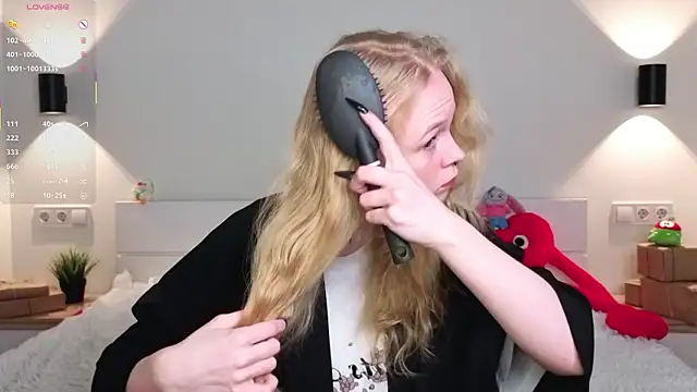 Snapshot of GhisllaineWestler chatting on February 2026 04:19:01 AM GhisllaineWestler online show from February 2026 04:19:01 AM