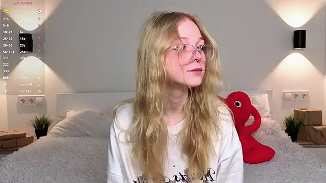 Snapshot of GhisllaineWestler chatting on February 2026 04:30:01 AM GhisllaineWestler online show from February 2026 04:30:01 AM