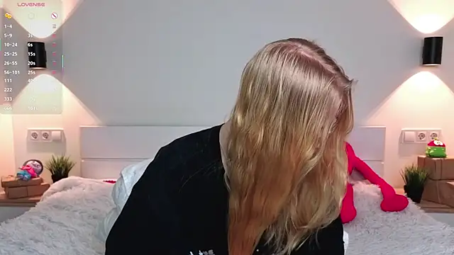 Snapshot of GhisllaineWestler chatting on March 2026 05:08:02 AM GhisllaineWestler online show from March 2026 05:08:02 AM