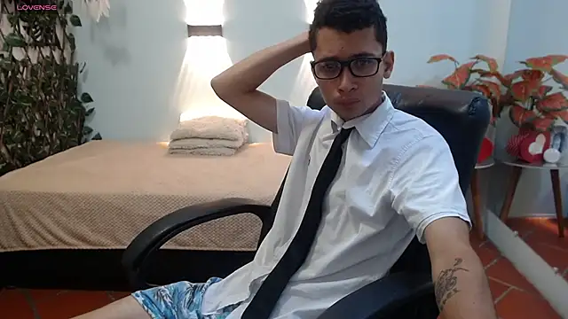 LucassSmith11 online show from December 2025 12:03:02 PM