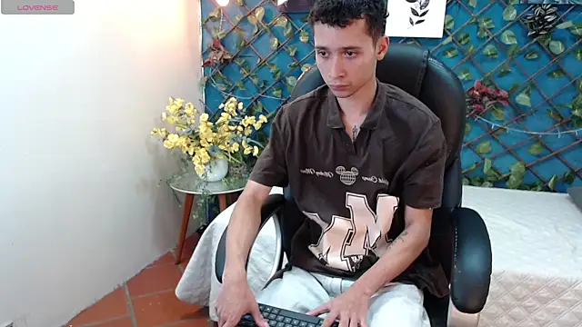 LucassSmith11 online show from July 2026 03:33:02 AM