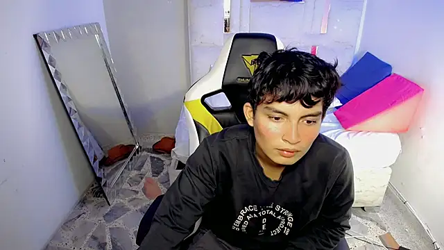 Green XoX online show from January 2026 01:49:01 PM