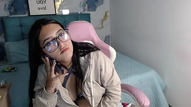 cherrysmall2 online show from November 2025 05:10:01 AM