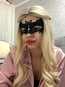 s4rah online show from December 2025 03:50:02 PM