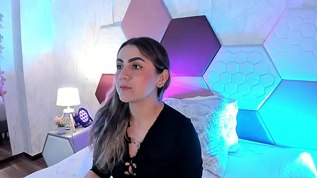 Snapshot of AriaRous chatting on February 2026 04:16:02 PM AriaRous online show from February 2026 04:16:02 PM