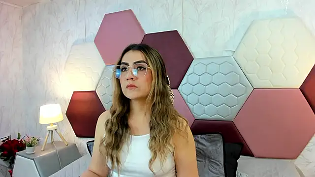 Snapshot of AriaRous chatting on February 2026 03:24:01 PM AriaRous online show from February 2026 03:24:01 PM