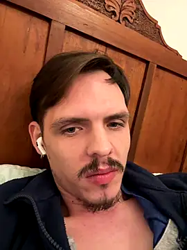 Dicken09 online show from November 2025 05:32:02 AM