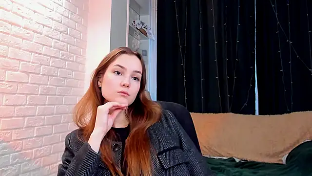 LouiseFlower  online show from December 2025 07:14:02 AM