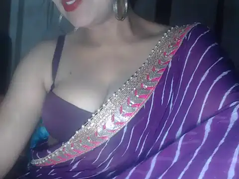 Hotronita123 online show from May 2026 05:31:02 PM