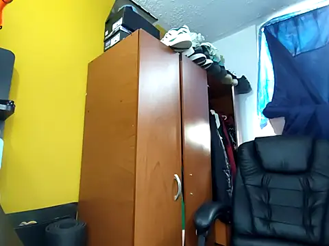 Snapshot of Gwen_Sweet chatting on January 2026 09:18:01 PM Gwen Sweet online show from January 2026 09:18:01 PM