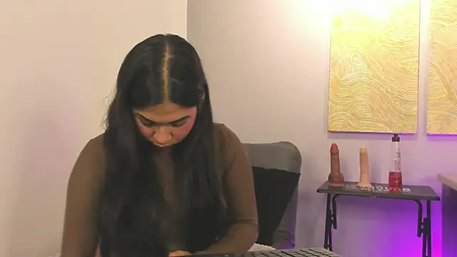 Mylarossi online show from December 2025 12:36:02 PM