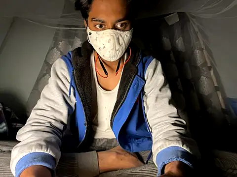 hunterboy2001 online show from December 2025 04:46:01 PM