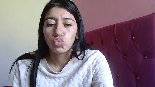 TaylorLove- online show from December 2025 01:05:01 PM