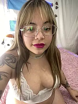 Lindalatina2001 online show from July 2026 07:49:01 PM