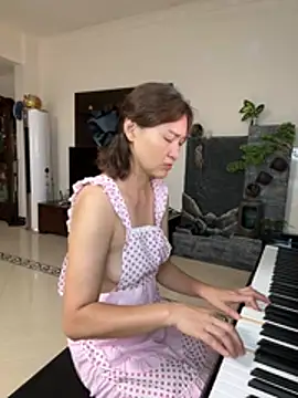 A-ZJunn online show from June 2026 01:06:02 PM