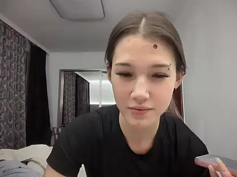 lilXdomii online show from December 2025 06:38:01 PM