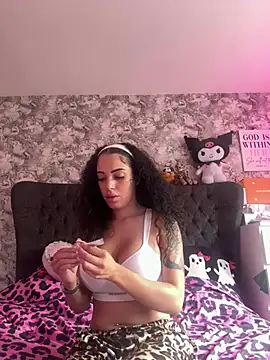 Babygirlmarie1999 online show from June 2026 10:17:02 AM