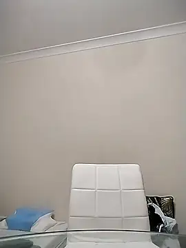 Amy01112 online show from April 2026 11:30:02 PM