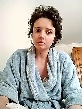 Snapshot of Amy01112 chatting on June 2026 01:20:02 PM Amy01112 online show from June 2026 01:20:02 PM