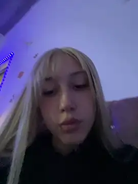 Zoe  blue online show from November 2025 10:25:02 PM