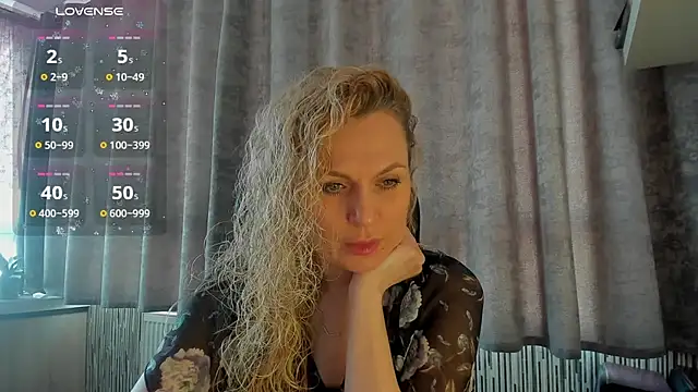 LanaLight x online show from February 2026 12:37:01 PM