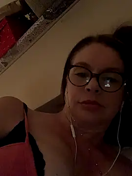 CherryCe online show from November 2025 09:52:01 PM