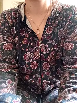 gatitachula93 online show from April 2026 03:15:02 PM