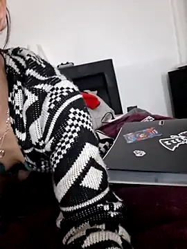 RedTeufelGirl online show from February 2026 06:14:01 PM