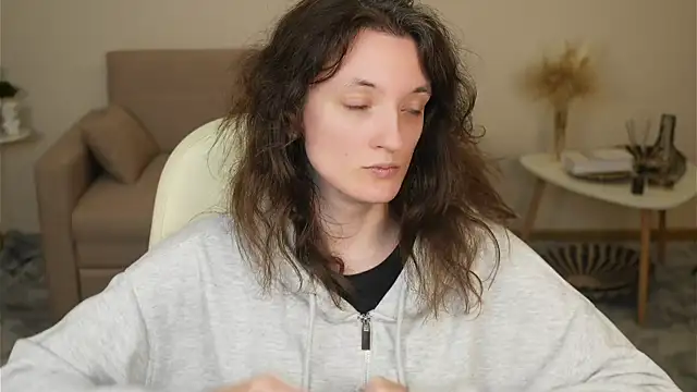 Snapshot of TameraNiedermeyer chatting on December 2025 01:31:02 PM TameraNiedermeyer online show from December 2025 01:31:02 PM