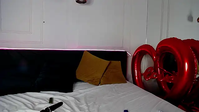 RavenFoxxy online show from February 2026 06:35:02 AM